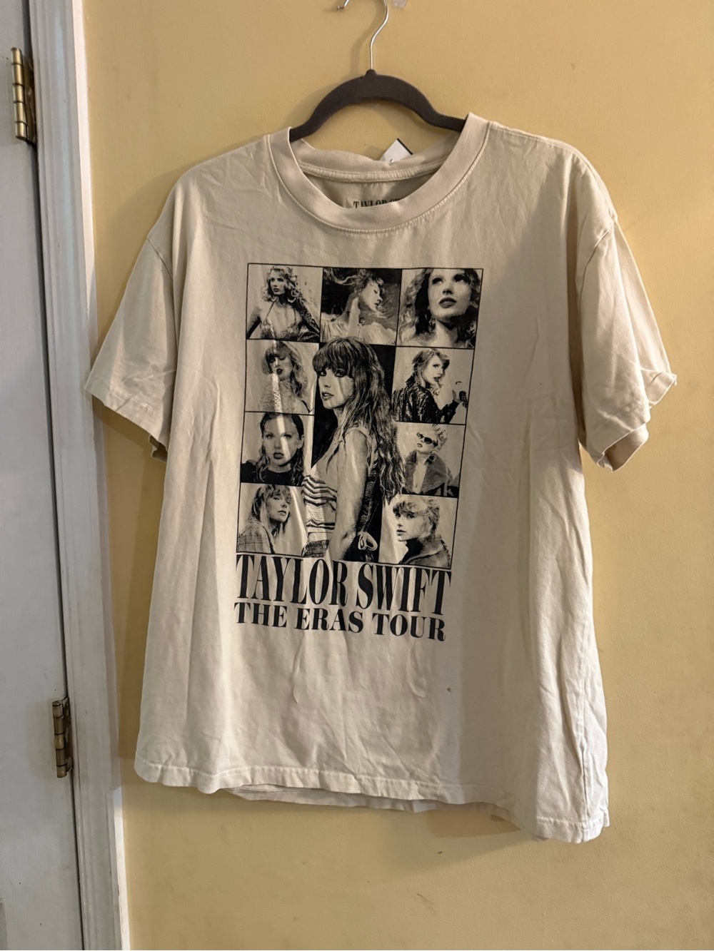 Official Taylor Swift 'The Eras Tour' Ivory Graphic Tee, large